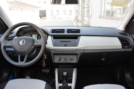 2015款斯柯达晶锐1.4L自动前行版