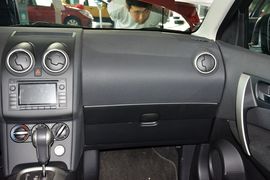 2012款日产逍客2.0XL火CVT两驱