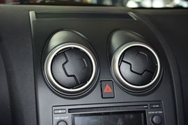 2012款日产逍客2.0XL火CVT两驱