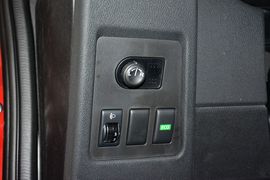 2012款日产逍客2.0XL火CVT两驱