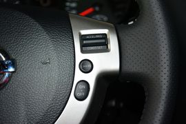 2012款日产逍客2.0XL火CVT两驱
