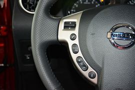 2012款日产逍客2.0XL火CVT两驱