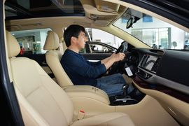 2015款丰田汉兰达3.5L