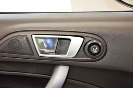 2013款福特嘉年华两厢1.5L自动时尚型