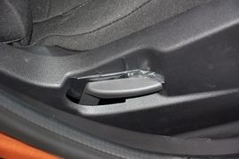 2013款福特嘉年华两厢1.5L自动时尚型