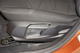 2013款福特嘉年华两厢1.5L自动时尚型