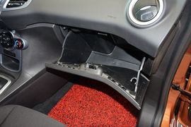 2013款福特嘉年华两厢1.5L自动时尚型