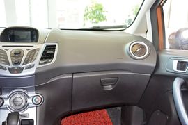 2013款福特嘉年华两厢1.5L自动时尚型