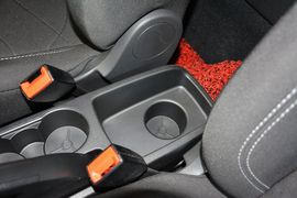 2013款福特嘉年华两厢1.5L自动时尚型