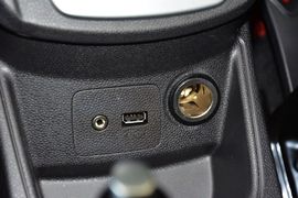 2013款福特嘉年华两厢1.5L自动时尚型