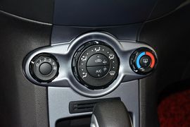 2013款福特嘉年华两厢1.5L自动时尚型