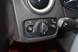 2013款福特嘉年华两厢1.5L自动时尚型