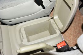 2011款江淮瑞风2.4L一家亲