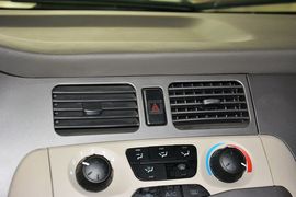 2011款江淮瑞风2.4L一家亲