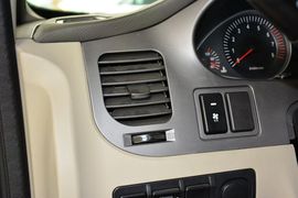 2011款江淮瑞风2.4L一家亲