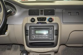 2011款江淮瑞风2.4L一家亲