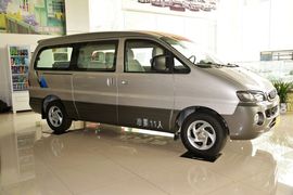 2011款江淮瑞风2.4L一家亲