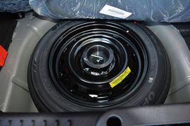 2013款福特嘉年华两厢1.5L自动时尚型