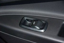 2013款福特嘉年华两厢1.5L自动时尚型