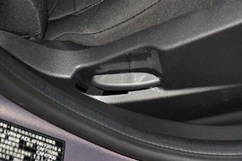 2013款福特嘉年华两厢1.5L自动时尚型