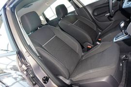 2013款福特嘉年华两厢1.5L自动时尚型