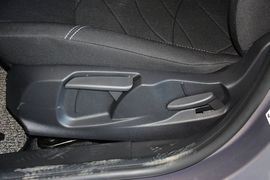 2013款福特嘉年华两厢1.5L自动时尚型