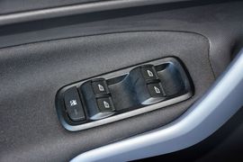 2013款福特嘉年华两厢1.5L自动时尚型