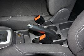 2013款福特嘉年华两厢1.5L自动时尚型