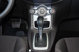 2013款福特嘉年华两厢1.5L自动时尚型