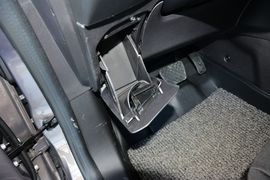 2013款福特嘉年华两厢1.5L自动时尚型