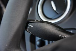 2013款福特嘉年华两厢1.5L自动时尚型