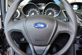 2013款福特嘉年华两厢1.5L自动时尚型