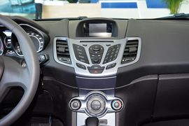 2013款福特嘉年华两厢1.5L自动时尚型