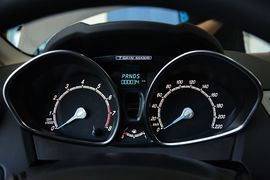 2013款福特嘉年华两厢1.5L自动时尚型