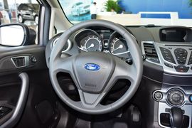 2013款福特嘉年华两厢1.5L自动时尚型