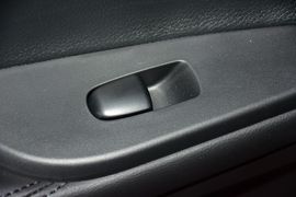 2014款日产骐达1.6L