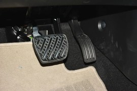 2014款日产骐达1.6L