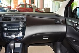 2014款日产骐达1.6L