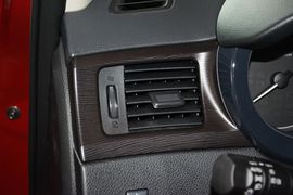 2014款日产骐达1.6L