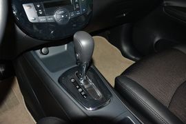 2014款日产骐达1.6L