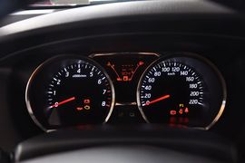 2014款日产骐达1.6L