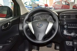 2014款日产骐达1.6L