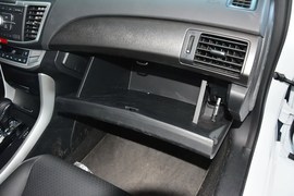 2015款本田雅阁2.0L