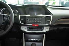 2015款本田雅阁2.0L