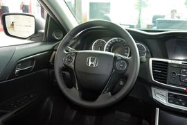 2015款本田雅阁2.0L