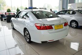 2015款本田雅阁2.0L