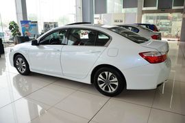 2015款本田雅阁2.0L