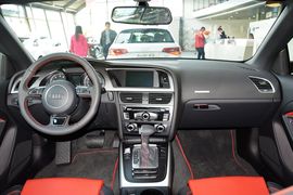 2014款奥迪A5敞篷45TFSI风尚版