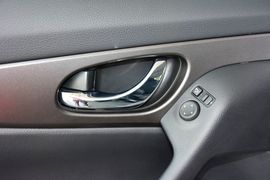 2014款日产奇骏2.0L