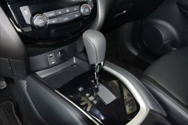 2014款日产奇骏2.0L